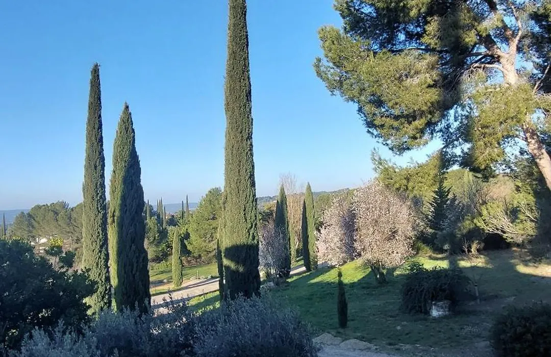 Appartement entier Vue sur PAYS D Aix-1